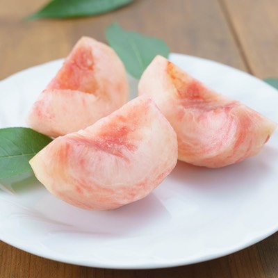 産地直送通販の桃は豊かな香りとみずみずしさが特徴です
